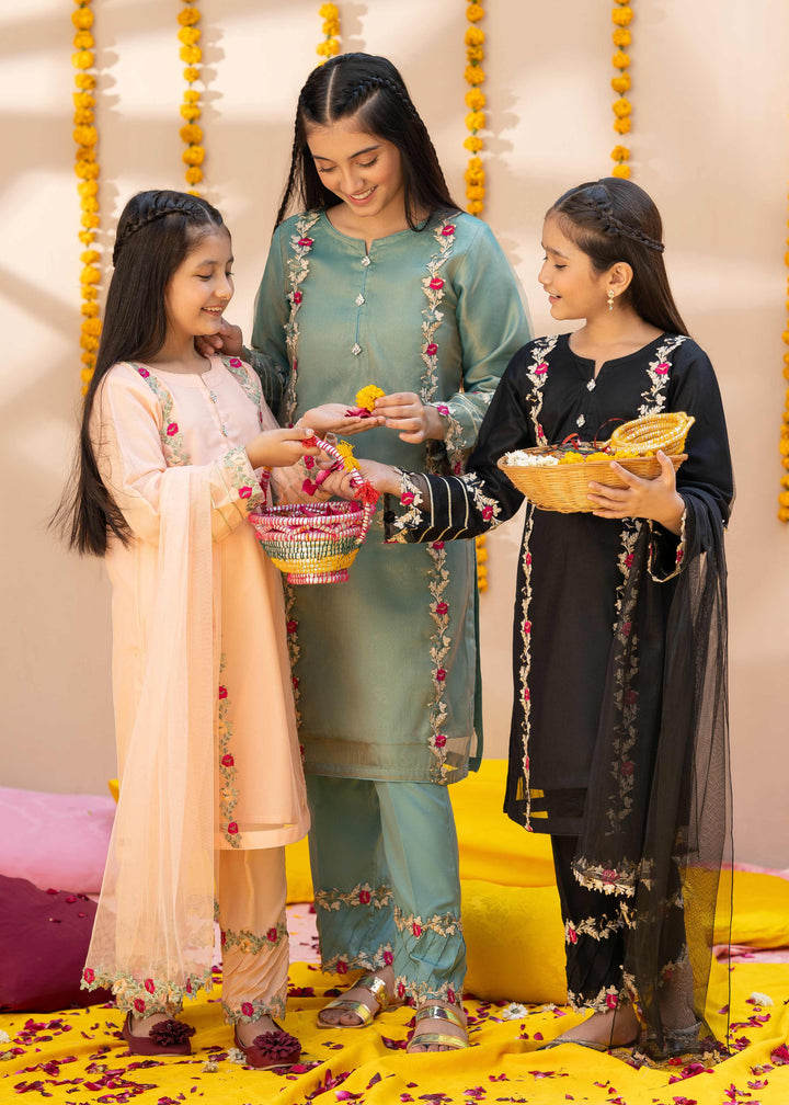 Pakistani Formal Shalwar Kameez For Girls