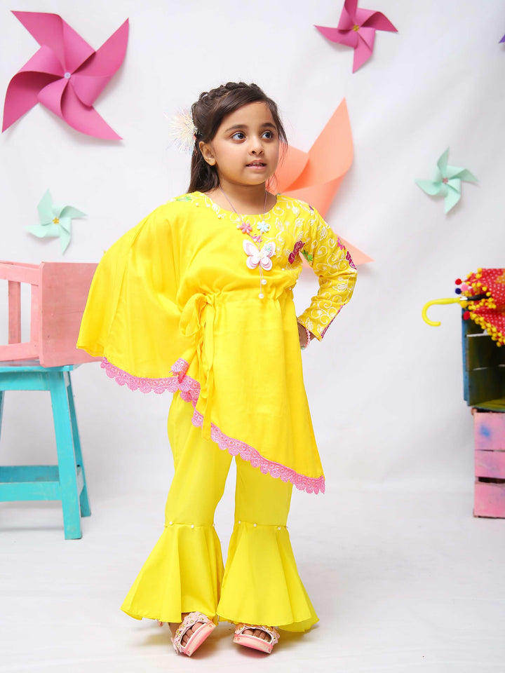 Kids wear Yellow Poncho