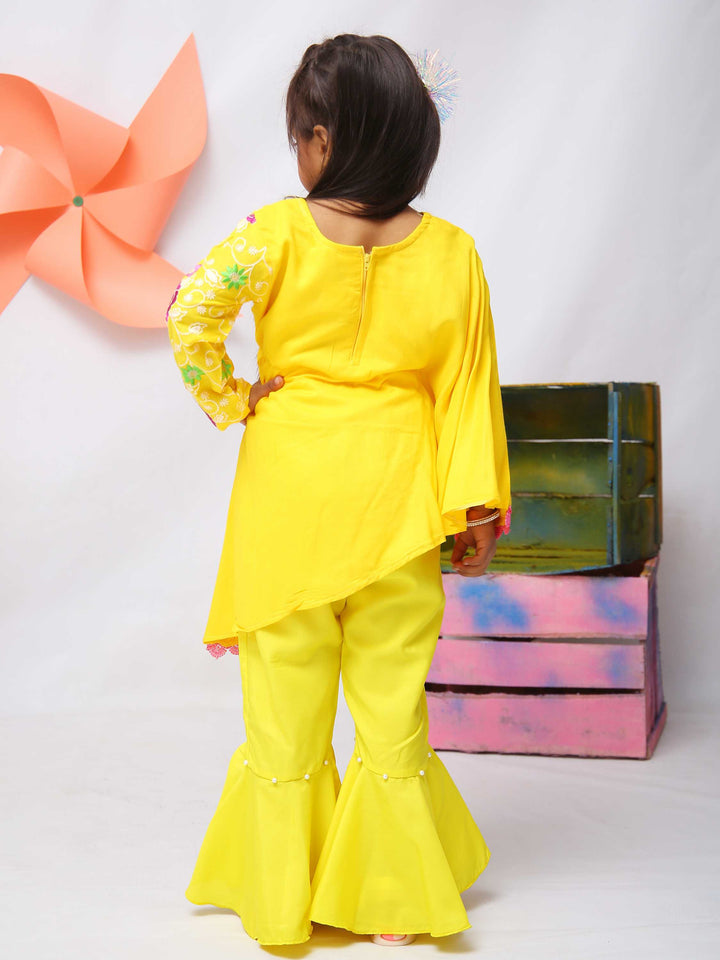 Kids wear Yellow Poncho